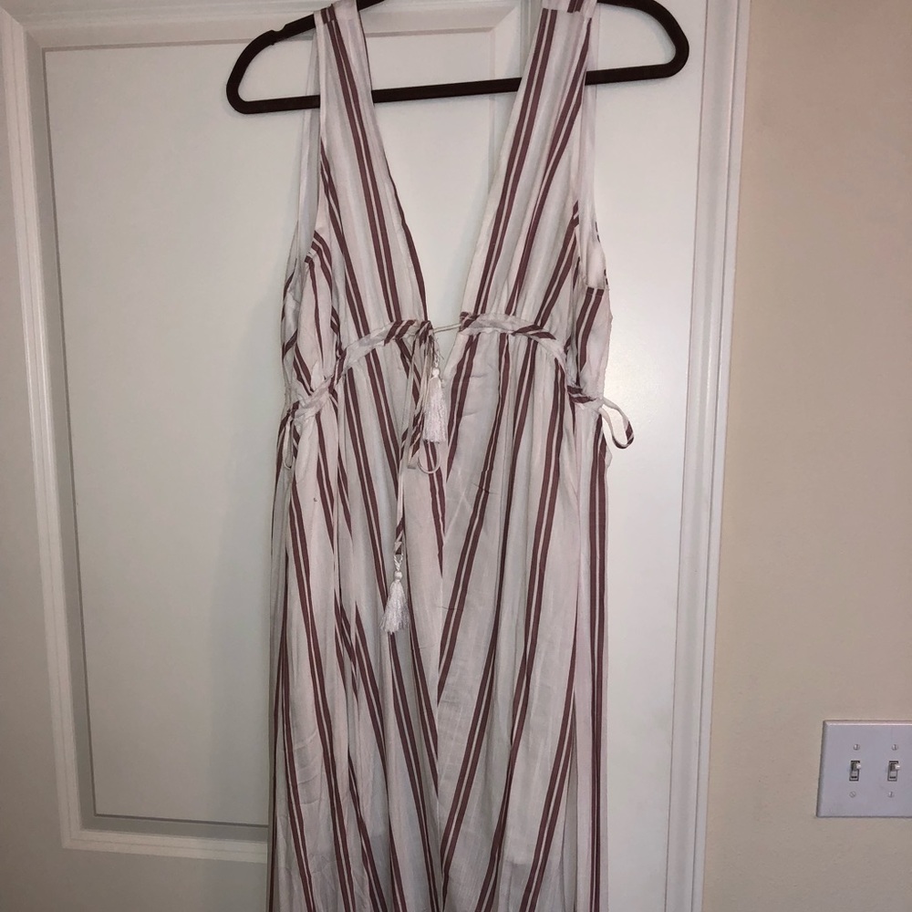 Low cut stripped maxi dress
